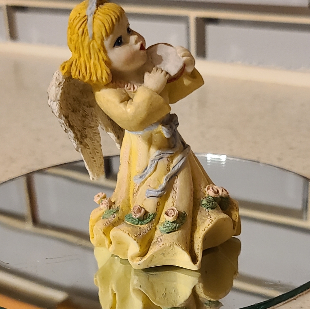 Angel Knick knack for sale ceramic figurine